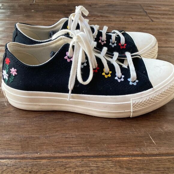 CONVERSE Star Lift Platform Low Floral Embroidered Sneakers Womens size 7 - Picture 2 of 14